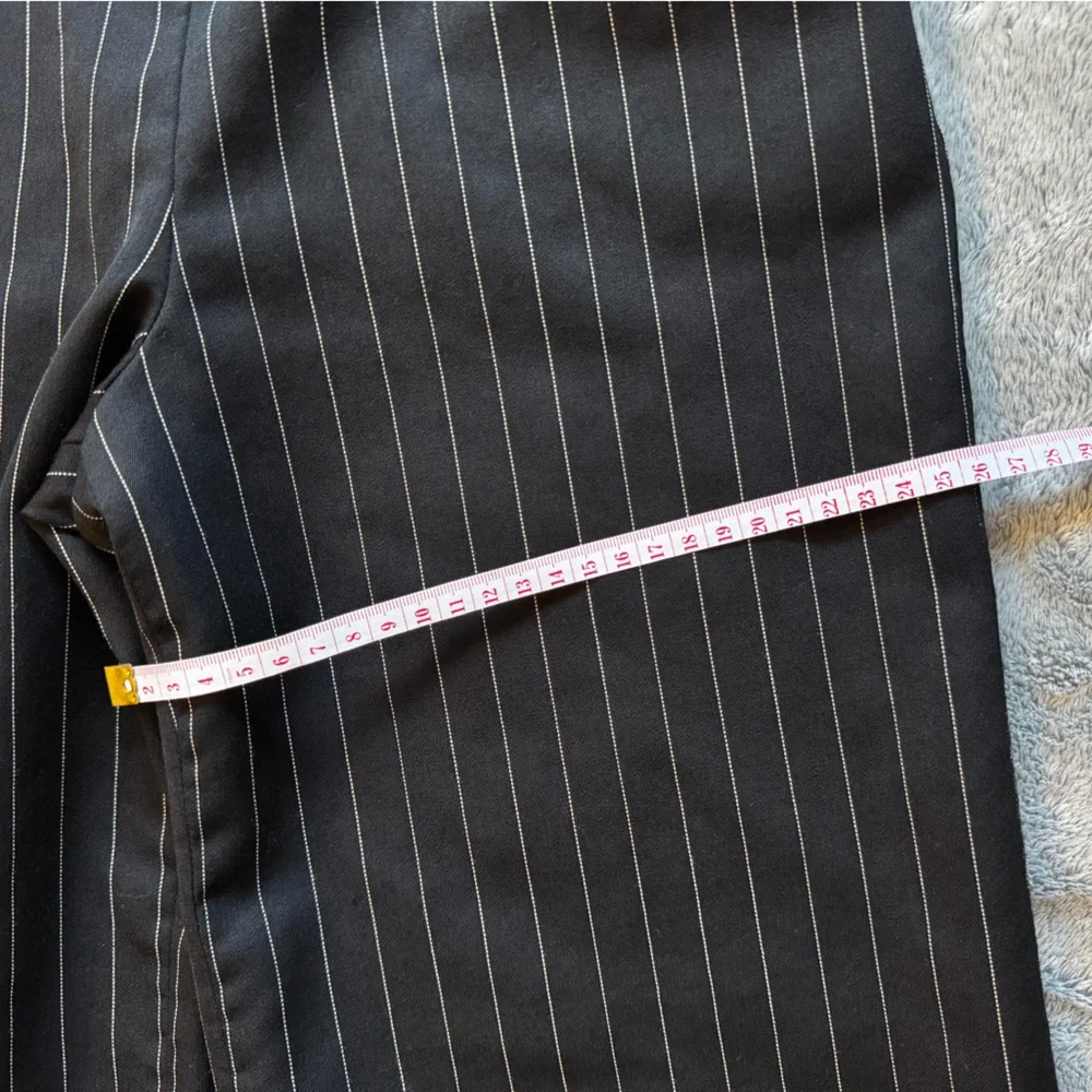 Lauren Ralph Lauren Black/White Pinstripe Wide Leg Jumpsuit Sleeveless V-Neck 2 - Picture 10 of 12